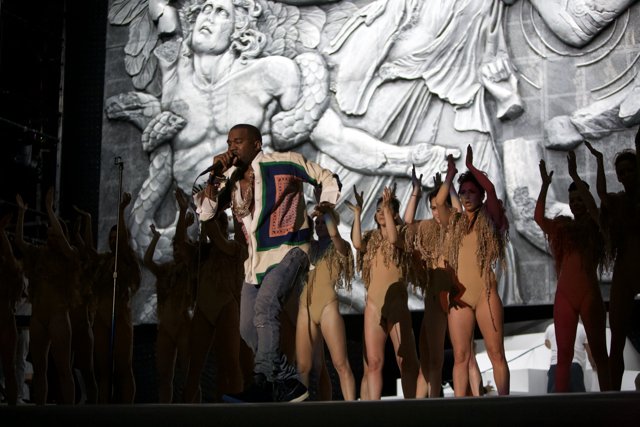 Kanye West Rocks the Stage with Ana Mena and Yolanthe Sneijder-Cabau