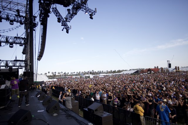 Coachella Sunday Rocked by Massive Crowd