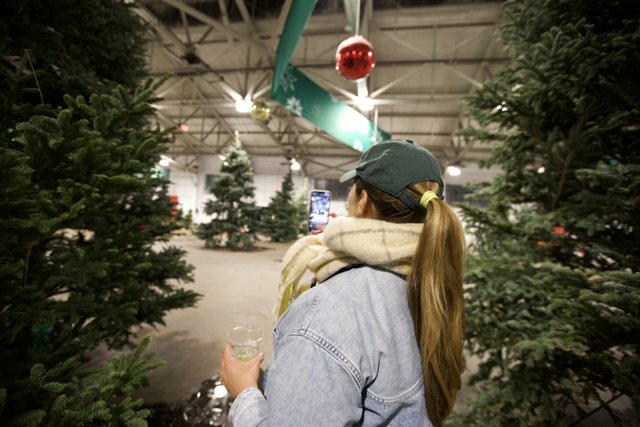 Capturing the Magic of Holiday Shopping