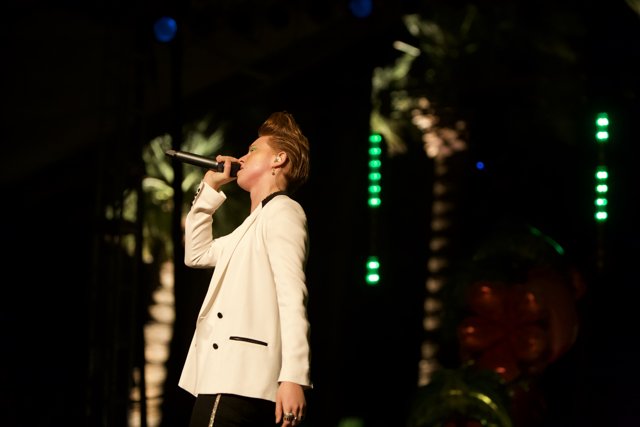 Solo Performance in White Jacket