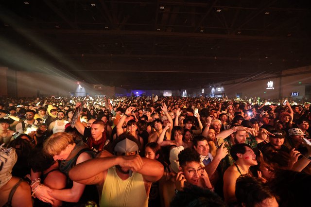 Massive Indoor Crowd Surges at Wobbleland 2026