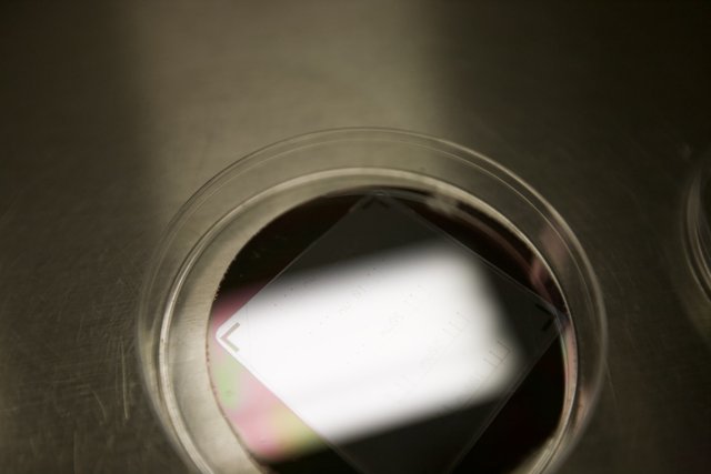 Nanoscopic Hole on Glass Dish