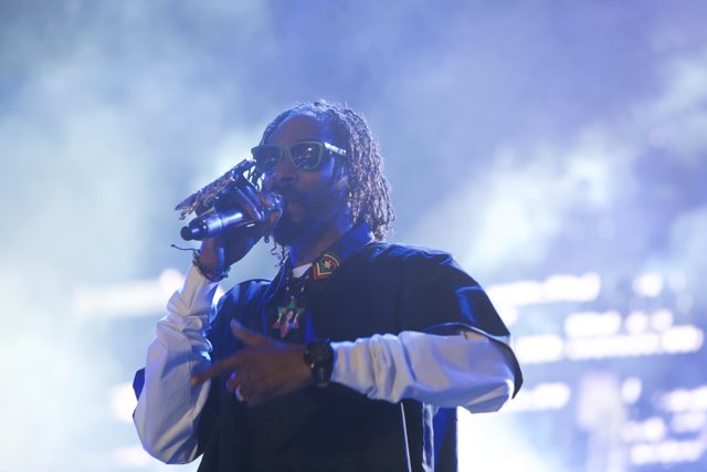Snoop Dogg Rocks the Stage at Voodoo Fest