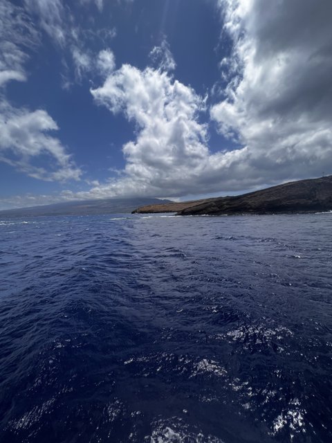 Serene Horizon at Alalakeiki Channel