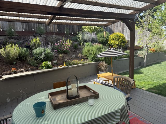 Serene Backyard Retreat