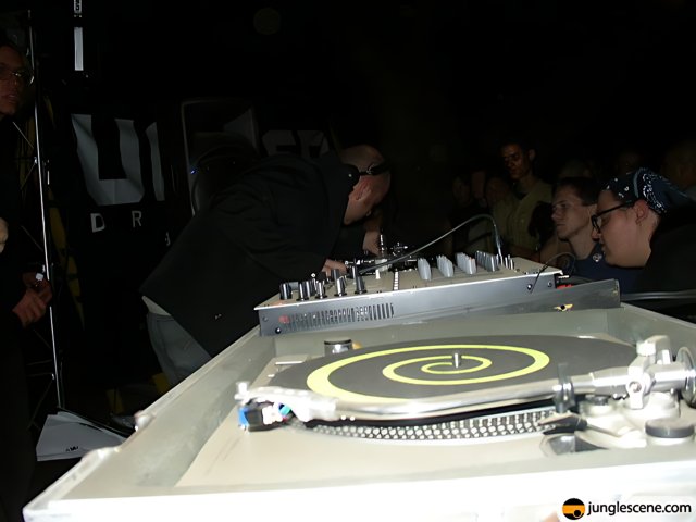 DJ Performance at Summer Dreams 2002