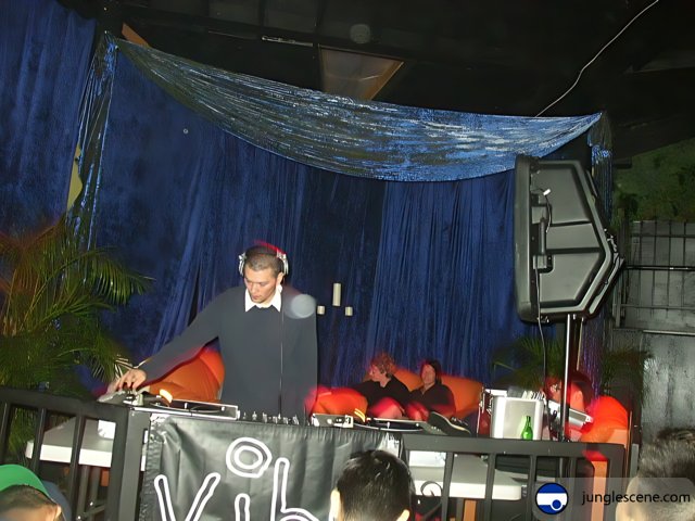 DJ Jeff T Rocks the Club