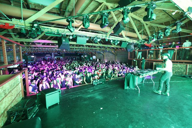 DJ Ignites Packed Crowd at Wobbleland 2026