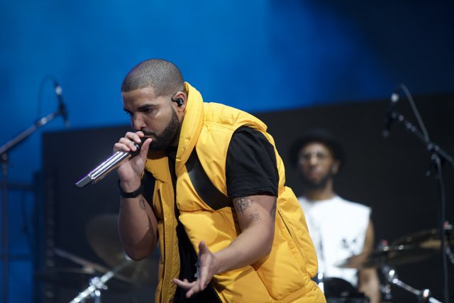 Drake electrifies the crowd at Osheaga Music Festival