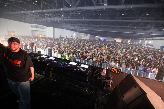 DJ Overlooks Massive Crowd at Wobbleland Festival 2026