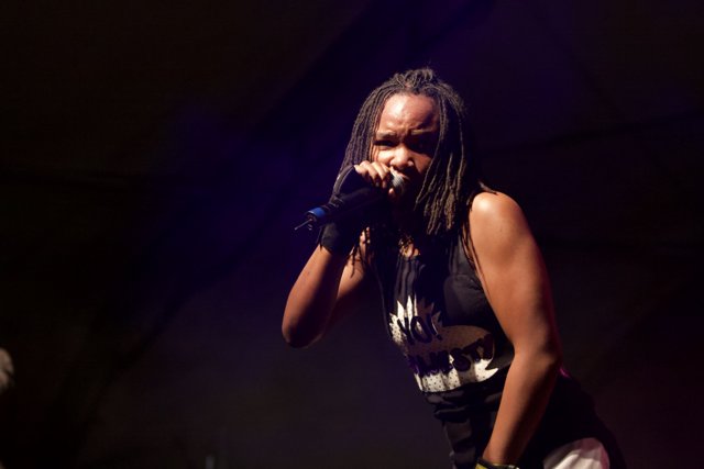 Captivating Performance by the Dreadlocked Singer