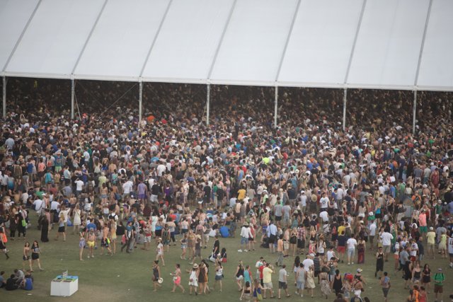 Coachella 2012 Concert Draws Enormous Crowd