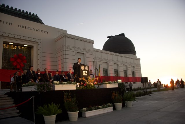 President Obama Addresses Sunset Crowd at Observatory