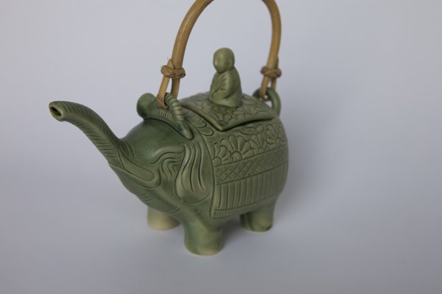 Green Tea Pot Seating
