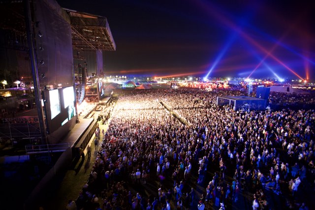 Spotlight on the Thrilled Crowds at Coachella