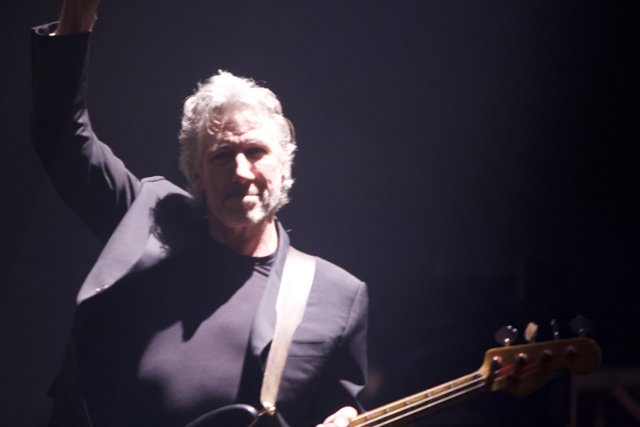 Roger Waters delivers electrifying performance