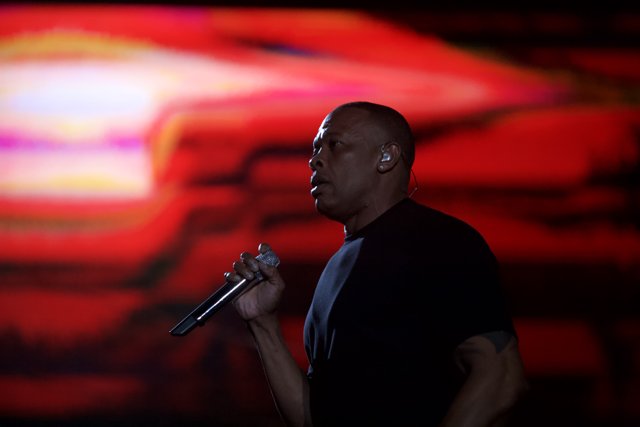Dr. Dre's Solo Performance