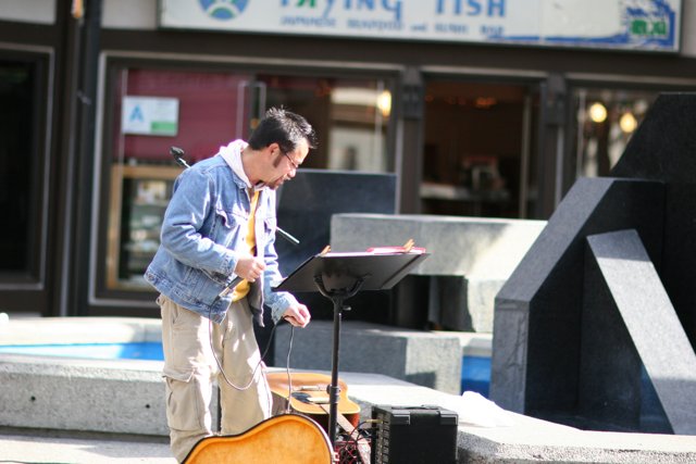 Guitarist in Little Tokyo