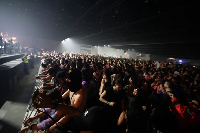 Massive Crowd Surges at Wobbleland EDM Festival 2026