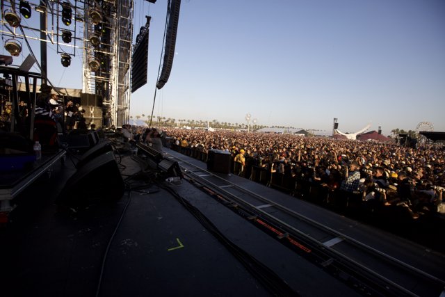 Coachella 2011: A Sea of Music Enthusiasts