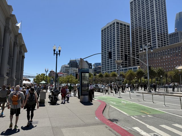 Bustling San Francisco Snapshot