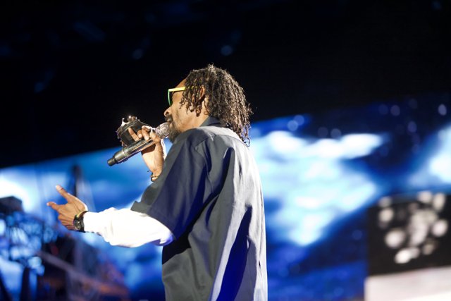 Snoop Dogg lights up the Grammy stage