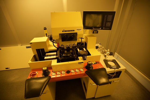 Advanced Computer Machine in UCLA Nanomachines Lab