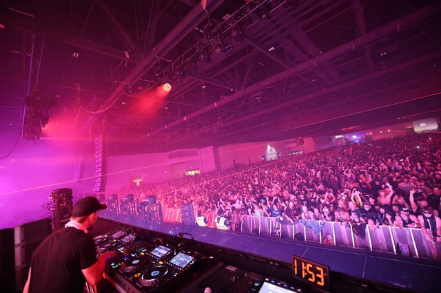 DJ Commands Massive Crowd at Wobbleland 2026