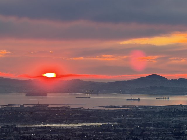 Golden Sunset Over San Francisco Bay at Dusk