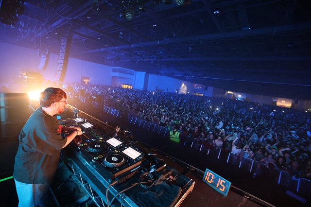 DJ Commands Massive Crowd at Wobbleland 2026