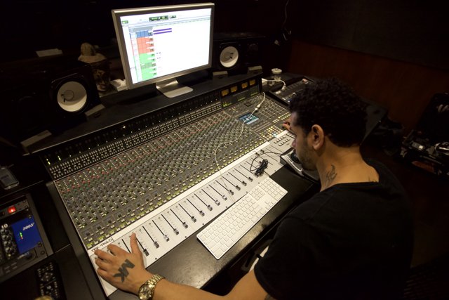 Mastering Beats in the Recording Studio