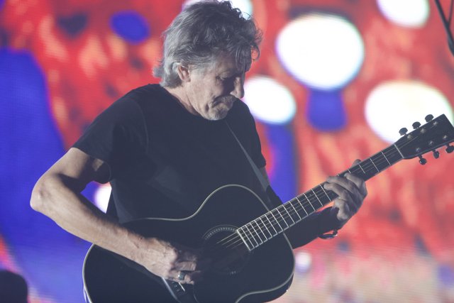Roger Waters Rocks the Stage with His Acoustic Guitar