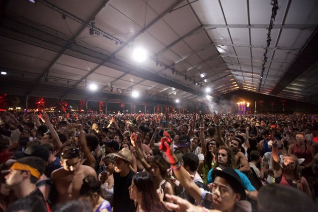Coachella 2012: Saturday Night Crowd Concert