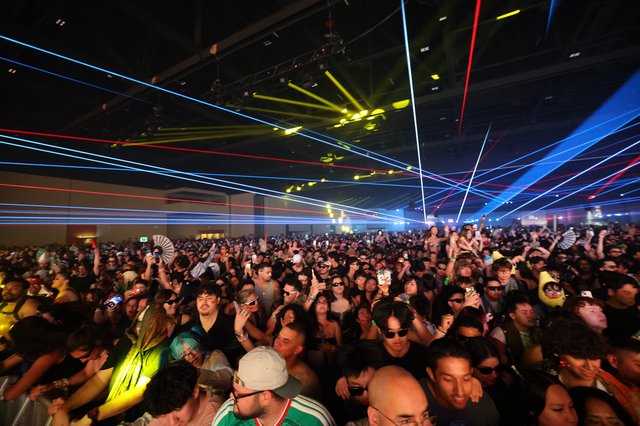 Laser-Lit Crowd Surges at Wobbleland 2026