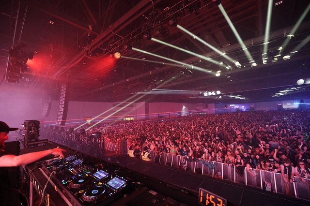 Massive Crowd Electrified at Wobbleland 2026 EDM Festival