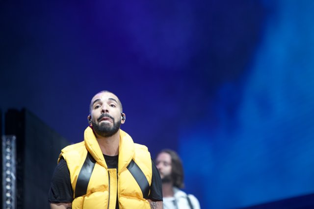 Drake Rocks the Mic at O2 Arena London