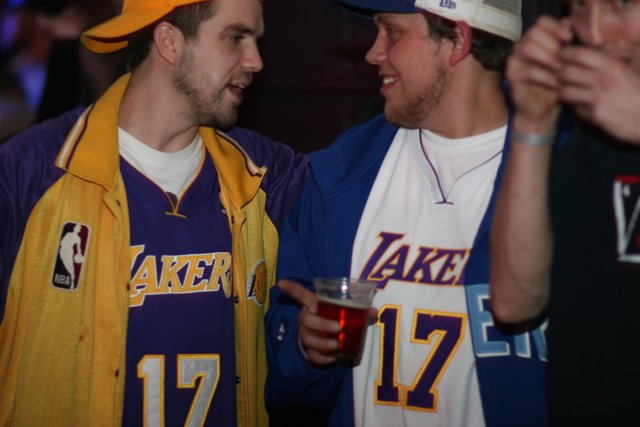 Lakers Fans Unite