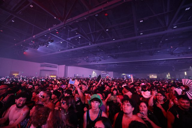 Massive Indoor Crowd Packed at Wobbleland 2026