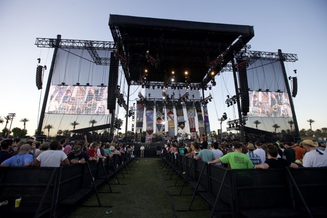 Coachella 2009: A Sea of Music Enthusiasts