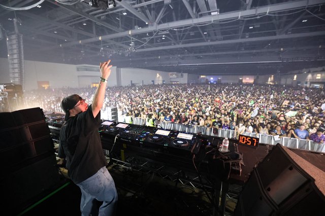 DJ Commands Massive Indoor Festival Crowd at Wobbleland