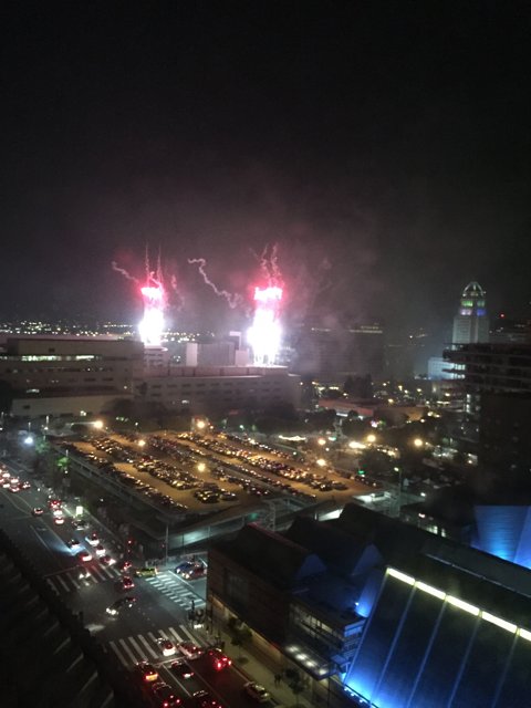 4th of July Fireworks Lighting Up Los Angeles Skyline