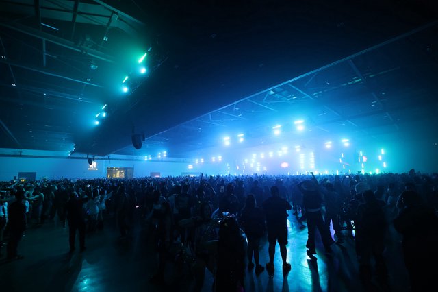Massive Crowd Erupts at Wobbleland 2026 EDM Festival
