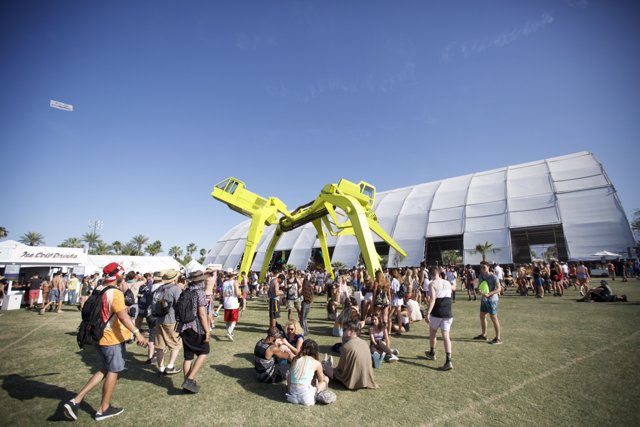 Yellow Sculpture Draws Crowds at Coachella