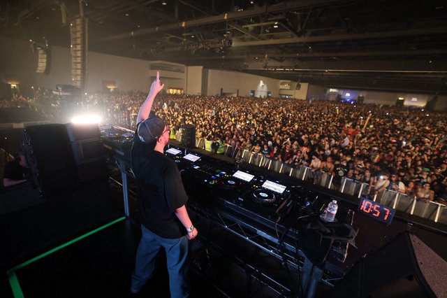 DJ Commands Massive Crowd at Wobbleland 2026