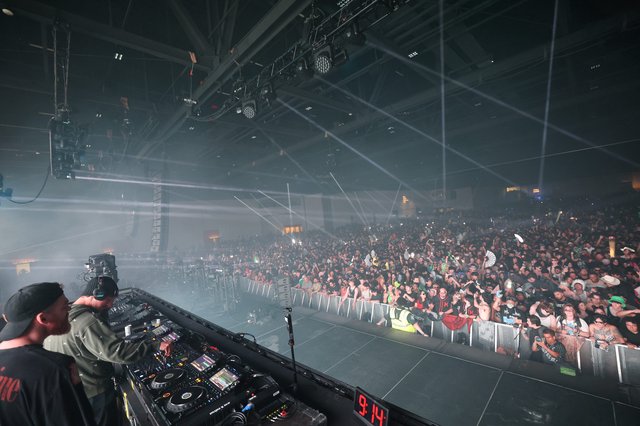 DJ Overlooks Massive Crowd at Wobbleland Festival 2026