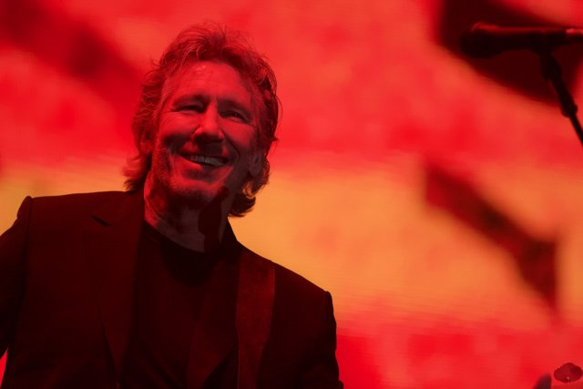 Roger Waters Commands the Stage at The O2 in London