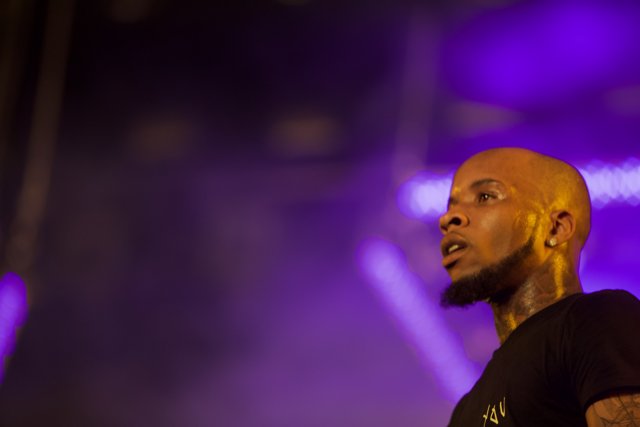 Tory Lanez Takes Over the Stage with Inked Chest