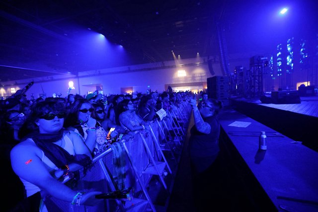 Crowd Surges Forward at Wobbleland 2026 Bass Festival