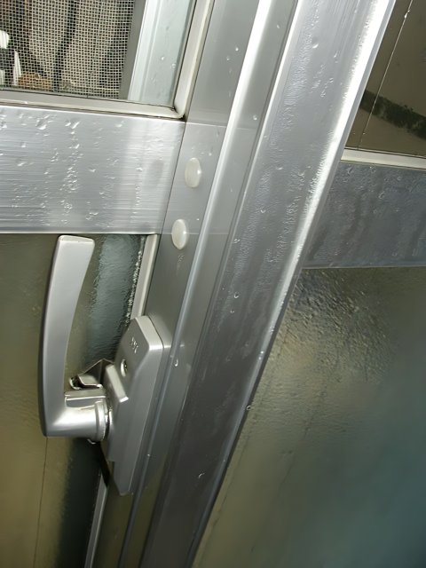 Sleek Aluminium Shower Door