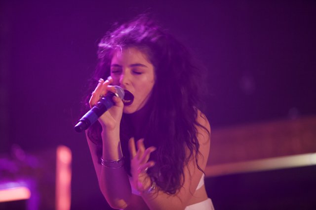 Lorde's Electric Performance